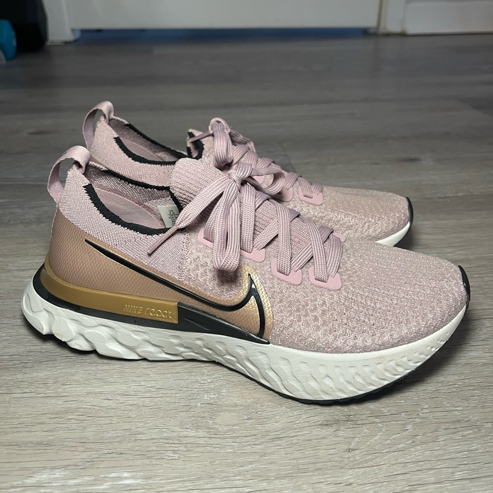 Nike Zoom Pegasus Flyknit Sneakers